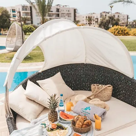 Luna With Sea View Апартаменты