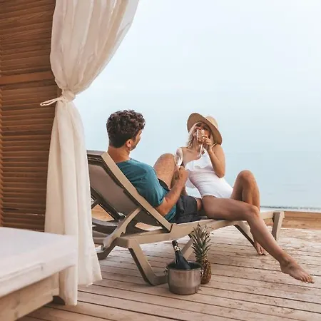 Luna With Sea View Апартаменты *